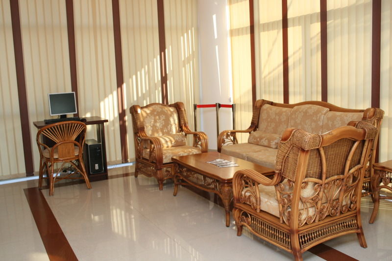 Denisa Hotel Отопени Экстерьер фото