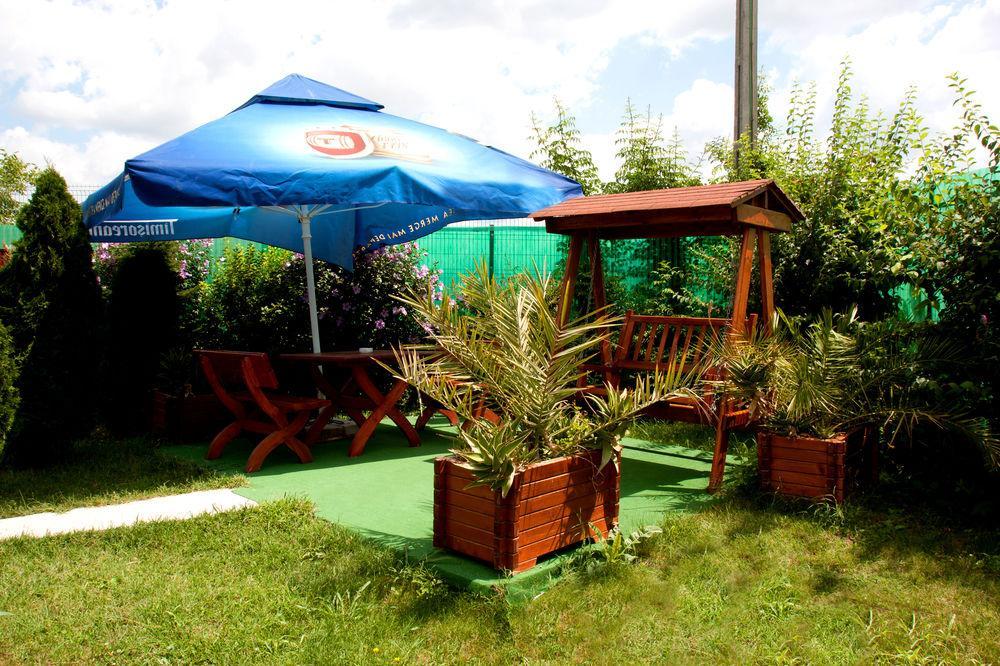 Denisa Hotel Отопени Экстерьер фото