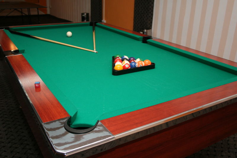 Denisa Hotel Отопени Экстерьер фото