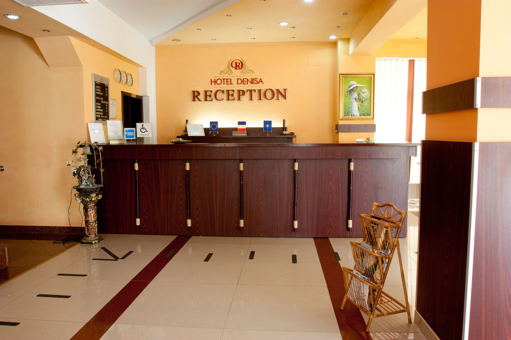 Denisa Hotel Отопени Экстерьер фото