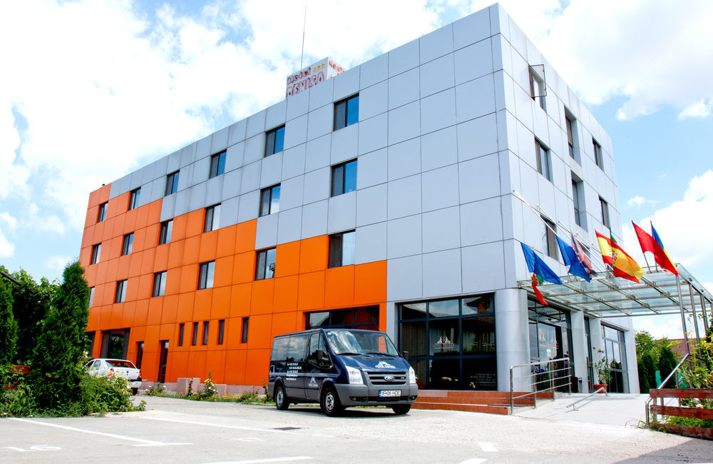 Denisa Hotel Отопени Экстерьер фото