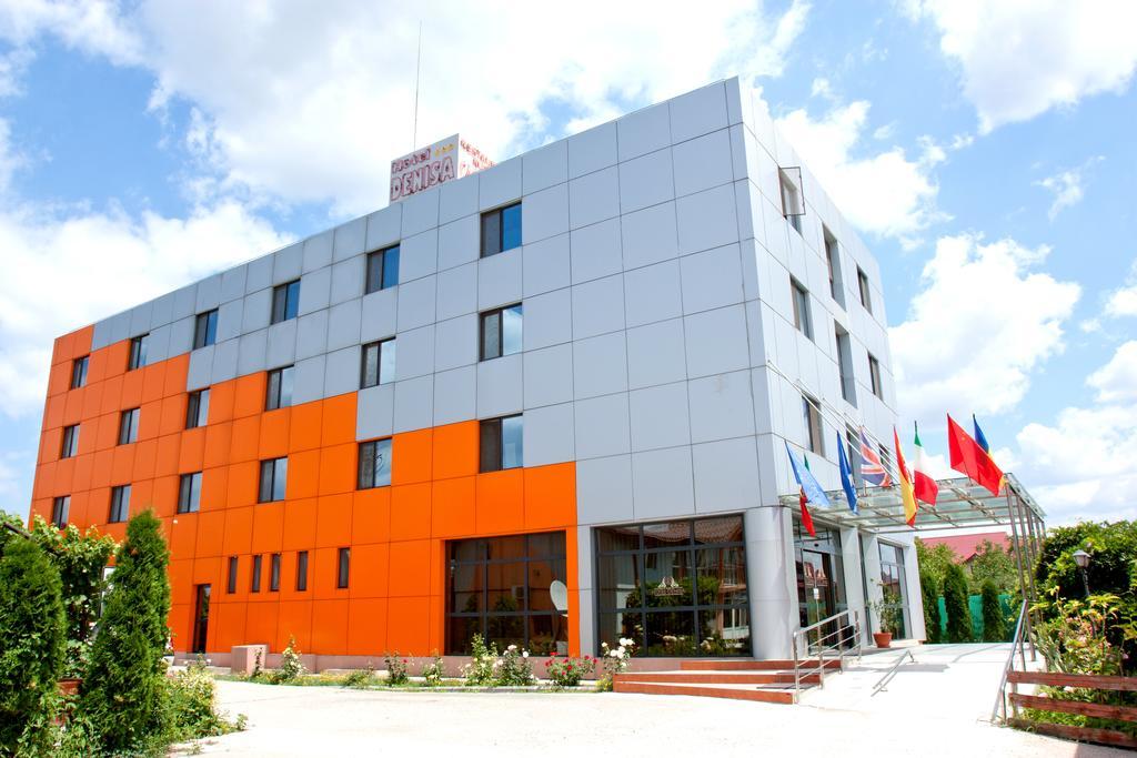 Denisa Hotel Отопени Экстерьер фото