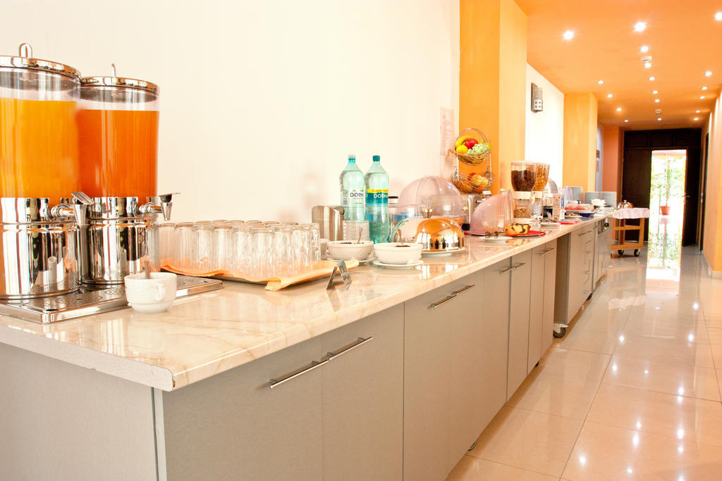 Denisa Hotel Отопени Экстерьер фото